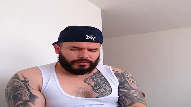 Snapshot of alexandergranda71 chatting on February 13, 3:14 pm alexandergranda71 online show from February 13, 3:14 pm