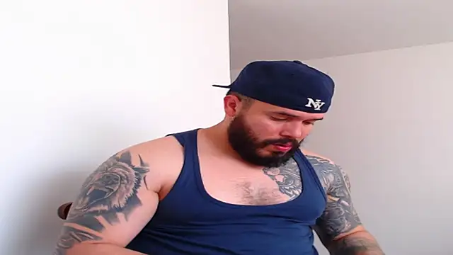 Snapshot of alexandergranda71 chatting on February 17, 2:59 pm alexandergranda71 online show from February 17, 2:59 pm