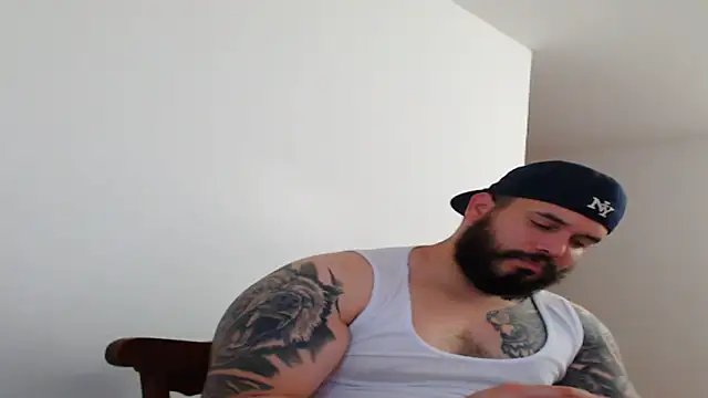 Snapshot of alexandergranda71 chatting on February 26, 12:38 am alexandergranda71 online show from February 26, 12:38 am
