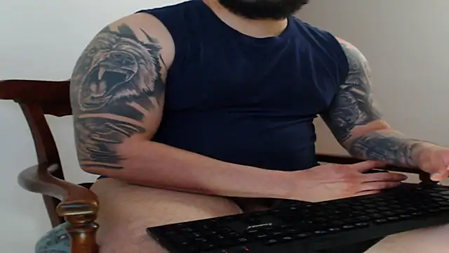 Snapshot of alexandergranda71 chatting on March 1, 11:37 pm alexandergranda71 online show from March 1, 11:37 pm