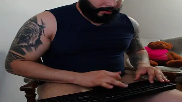 Snapshot of alexandergranda71 chatting on March 4, 12:50 am alexandergranda71 online show from March 4, 12:50 am