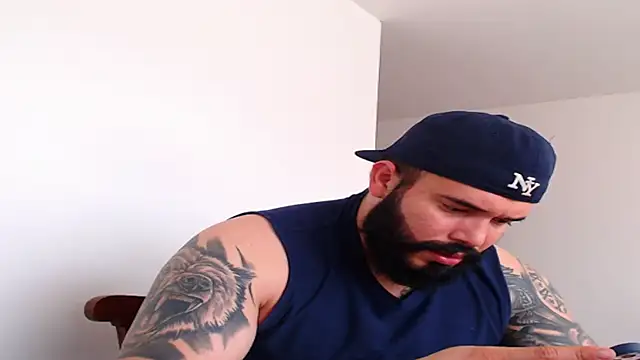Snapshot of alexandergranda71 chatting on March 4, 3:15 pm alexandergranda71 online show from March 4, 3:15 pm