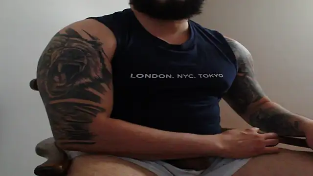 Snapshot of alexandergranda71 chatting on March 5, 12:16 am alexandergranda71 online show from March 5, 12:16 am