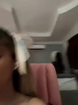 Snapshot of emiss_ chatting on March 9, 3:16 pm emiss online show from March 9, 3:16 pm