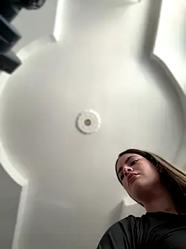 Snapshot of emiss_ chatting on September 25, 3:05 pm emiss online show from September 25, 3:05 pm