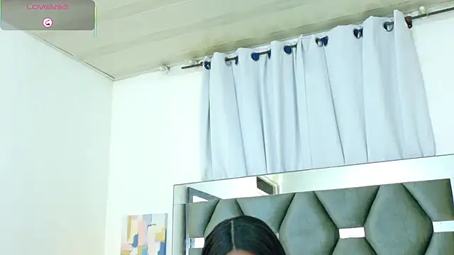 Snapshot of camila_larzon chatting on February 4, 4:18 am camila larzon online show from February 4, 4:18 am