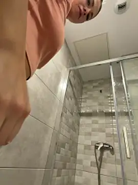 streetdoll online show from February 23, 8:33 am