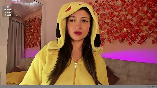 Snapshot of Sweet_Candies chatting on April 21, 2:51 am Sweet Candies online show from April 21, 2:51 am