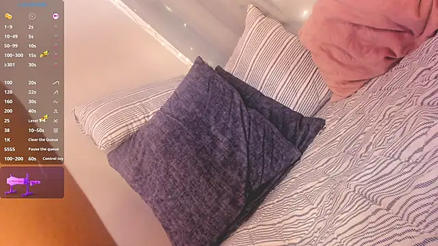 Snapshot of Kloe_Raize chatting on January 20, 10:59 pm Kloe Raize online show from January 20, 10:59 pm