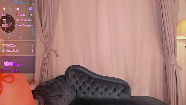 Snapshot of Kloe_Raize chatting on February 12, 2:03 am Kloe Raize online show from February 12, 2:03 am