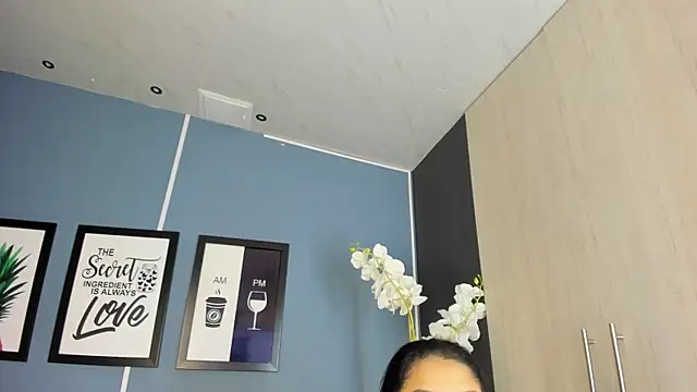 PaulinaDuarte online show from January 7, 11:56 am