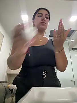 PaulinaDuarte online show from May 1, 11:26 am