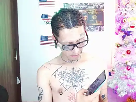 deivid estrada online show from December 12, 6:42 pm
