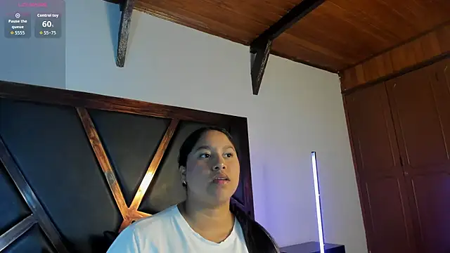 EmiliWilliams online show from March 7, 10:40 pm