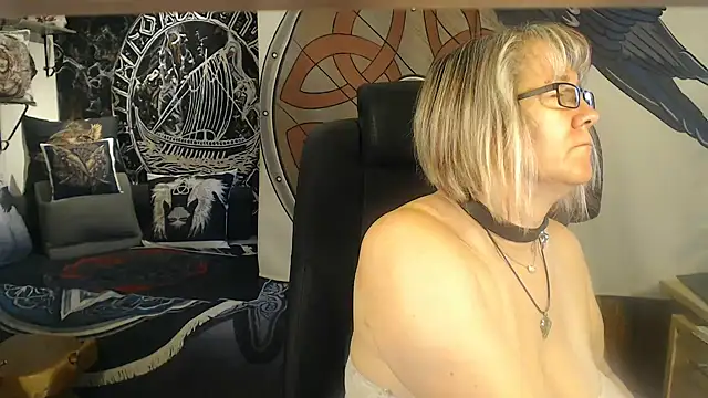 Snapshot of TittenMichelle chatting on September 19, 6:59 am TittenMichelle online show from September 19, 6:59 am