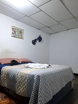 andresbigcock9 online show from April 27, 1:03 am
