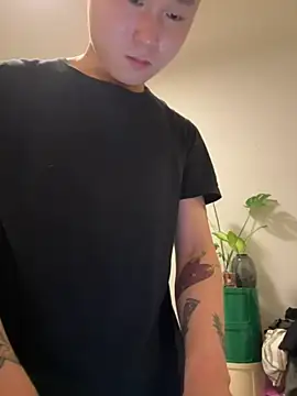 Eric246 online show from May 8, 1:05 pm