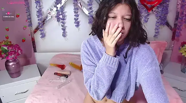 Perla Skinnyy online show from February 22, 5:44 am