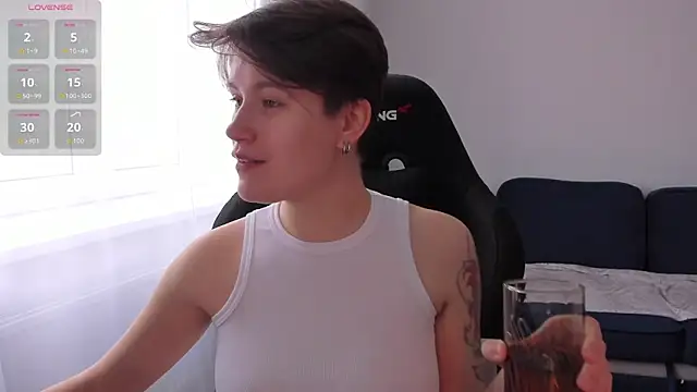 JessieFlower online show from October 29, 8:27 am