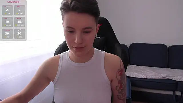 JessieFlower online show from October 31, 8:26 am