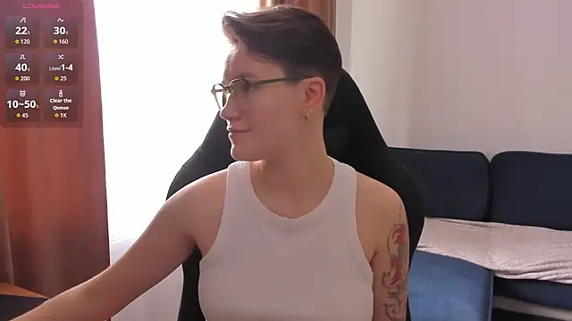 Snapshot of JessieFlower chatting on April 11, 8:07 am JessieFlower online show from April 11, 8:07 am