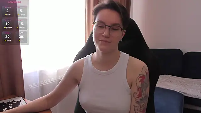 Snapshot of JessieFlower chatting on May 6, 7:46 am JessieFlower online show from May 6, 7:46 am