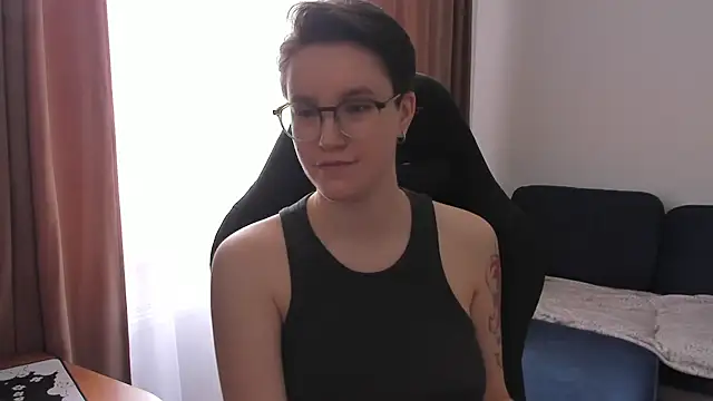 Snapshot of JessieFlower chatting on May 9, 7:46 am JessieFlower online show from May 9, 7:46 am