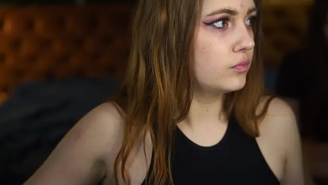 Snapshot of Grace_Fantasy chatting on December 15, 11:09 pm Grace Fantasy online show from December 15, 11:09 pm