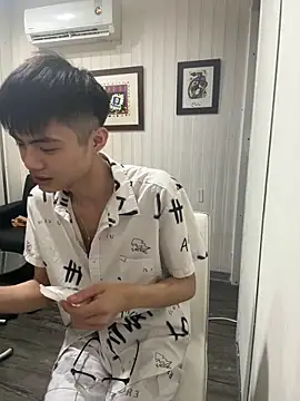 mumuowl online show from September 18, 6:10 pm