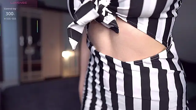 Snapshot of AliceHorngry chatting on October 31, 8:21 pm AliceHorngry online show from October 31, 8:21 pm