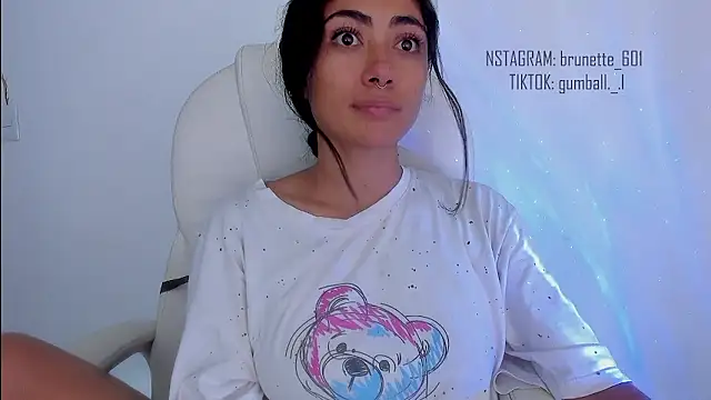 Snapshot of paula_brunette chatting on December 3, 3:30 am paula brunette online show from December 3, 3:30 am