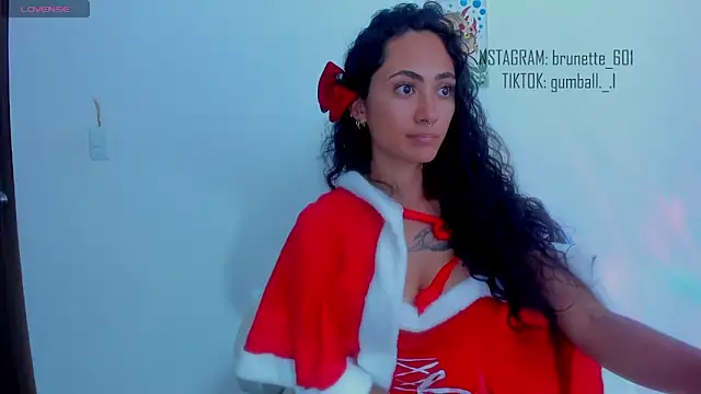 Snapshot of paula_brunette chatting on December 24, 3:38 am paula brunette online show from December 24, 3:38 am