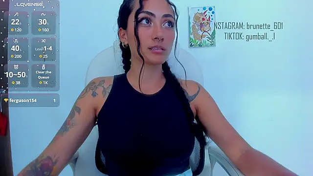 Snapshot of paula_brunette chatting on January 5, 1:45 am paula brunette online show from January 5, 1:45 am