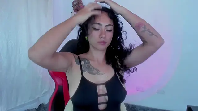 Snapshot of paula_brunette chatting on October 22, 3:07 am paula brunette online show from October 22, 3:07 am