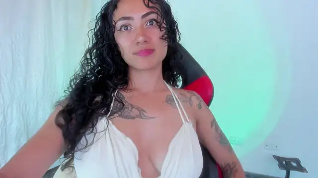 Snapshot of paula_brunette chatting on October 25, 3:47 am paula brunette online show from October 25, 3:47 am