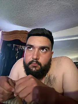 Snapshot of bigdickgio6923 chatting on June 25, 10:36 pm bigdickgio6923 online show from June 25, 10:36 pm