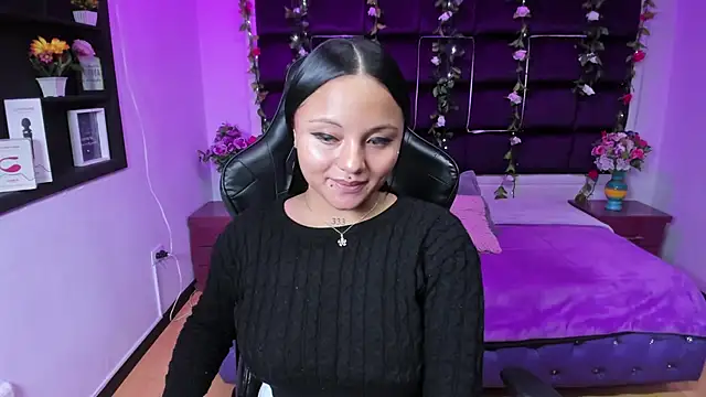 Snapshot of sweelanna__ chatting on January 3, 5:06 am sweelanna   online show from January 3, 5:06 am