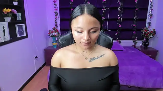 Snapshot of sweelanna__ chatting on February 5, 8:54 am sweelanna   online show from February 5, 8:54 am