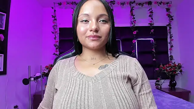 Snapshot of sweelanna__ chatting on October 3, 1:46 am sweelanna   online show from October 3, 1:46 am