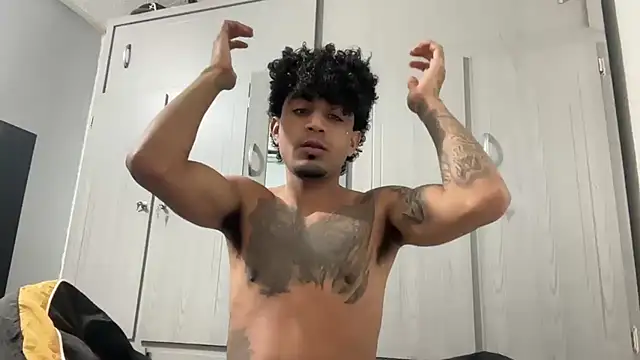 dominic brandd23 online show from March 16, 1:33 am