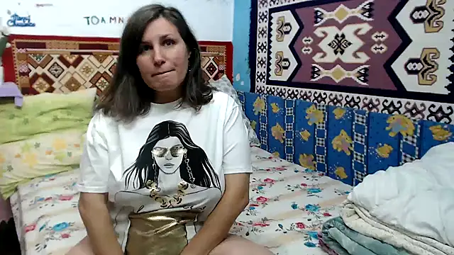 Snapshot of AdelineBlueEyes chatting on October 12, 9:52 am AdelineBlueEyes online show from October 12, 9:52 am