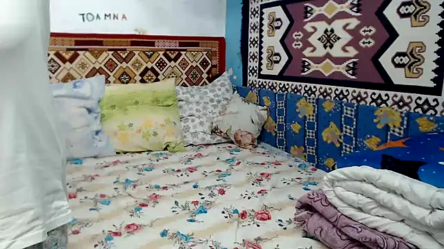 Snapshot of AdelineBlueEyes chatting on October 15, 9:53 am AdelineBlueEyes online show from October 15, 9:53 am