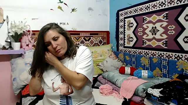 Snapshot of AdelineBlueEyes chatting on October 18, 10:16 am AdelineBlueEyes online show from October 18, 10:16 am