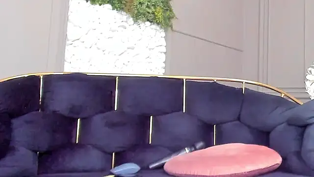 Deliciouslips online show from September 16, 12:06 pm