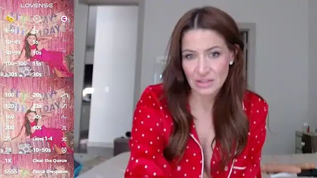 Noellesmfc online show from January 25, 9:35 pm