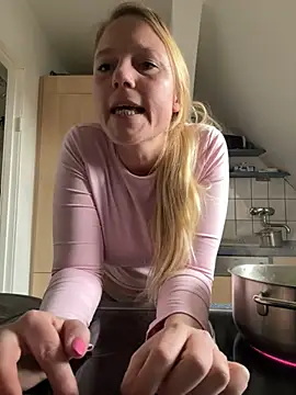 MoniqueLaFee online show from January 30, 6:13 am