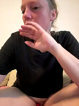 MoniqueLaFee online show from September 11, 3:45 pm