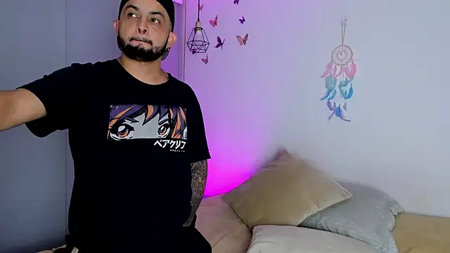 Chloe Johnson  online show from November 2, 5:54 am