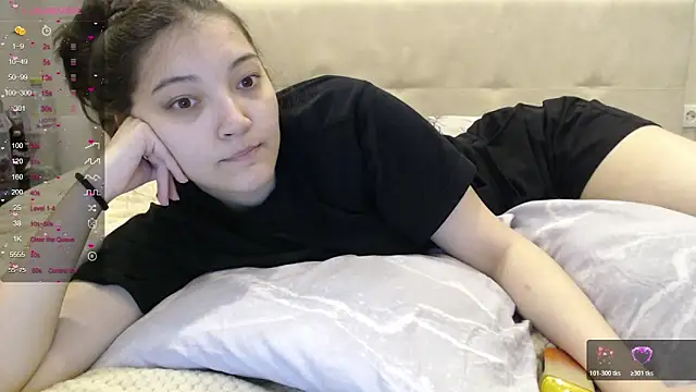 Snapshot of AlisaDevis chatting on November 30, 1:37 pm AlisaDevis online show from November 30, 1:37 pm