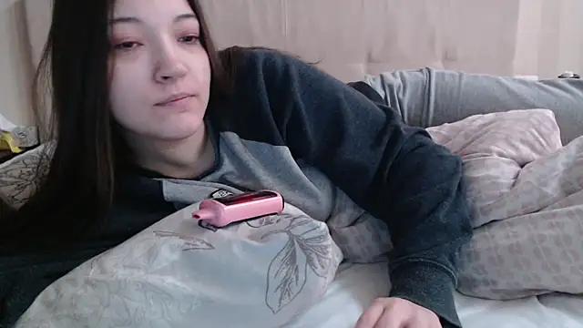 Snapshot of AlisaDevis chatting on February 22, 7:19 am AlisaDevis online show from February 22, 7:19 am